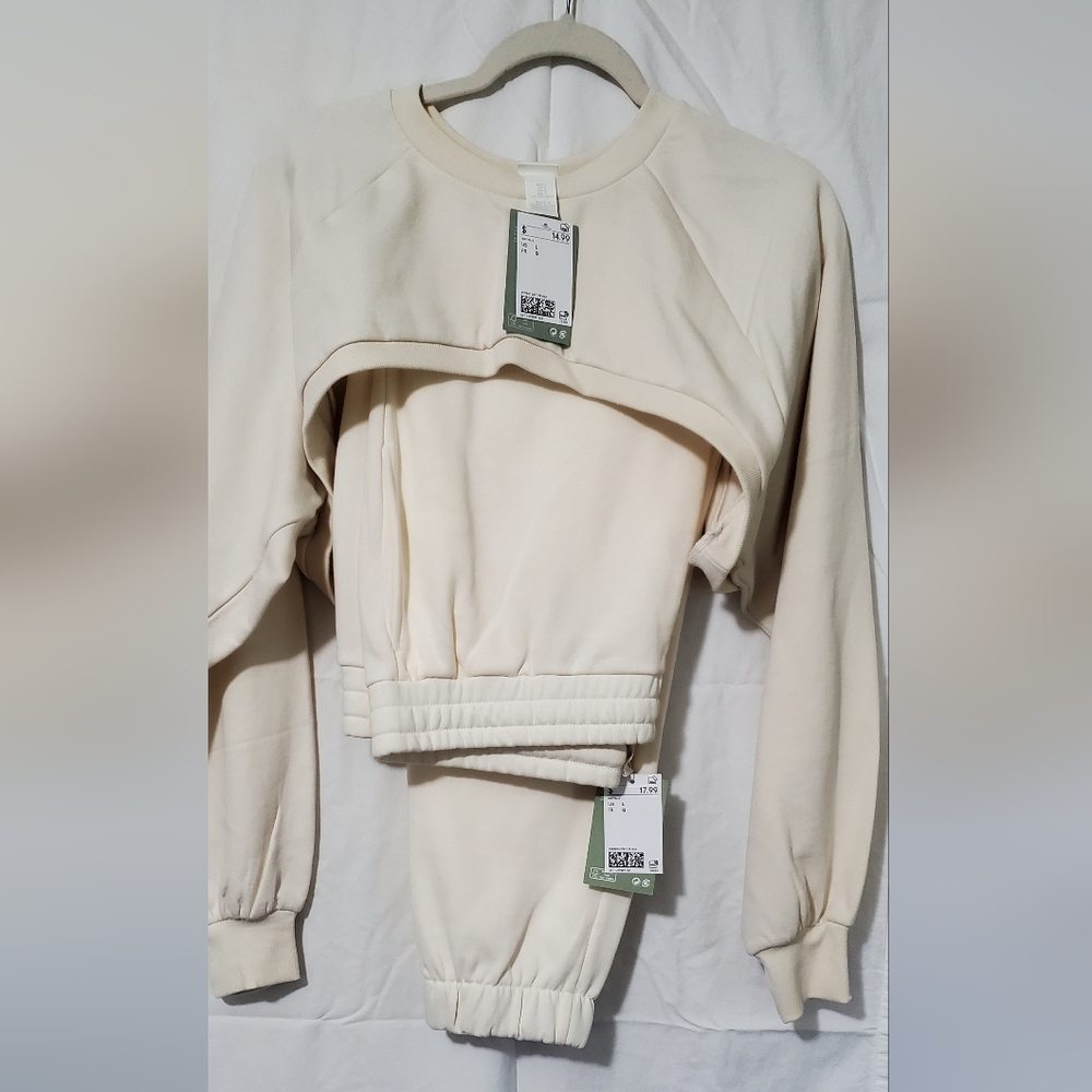 H&M Beige Sweatshirt Set
